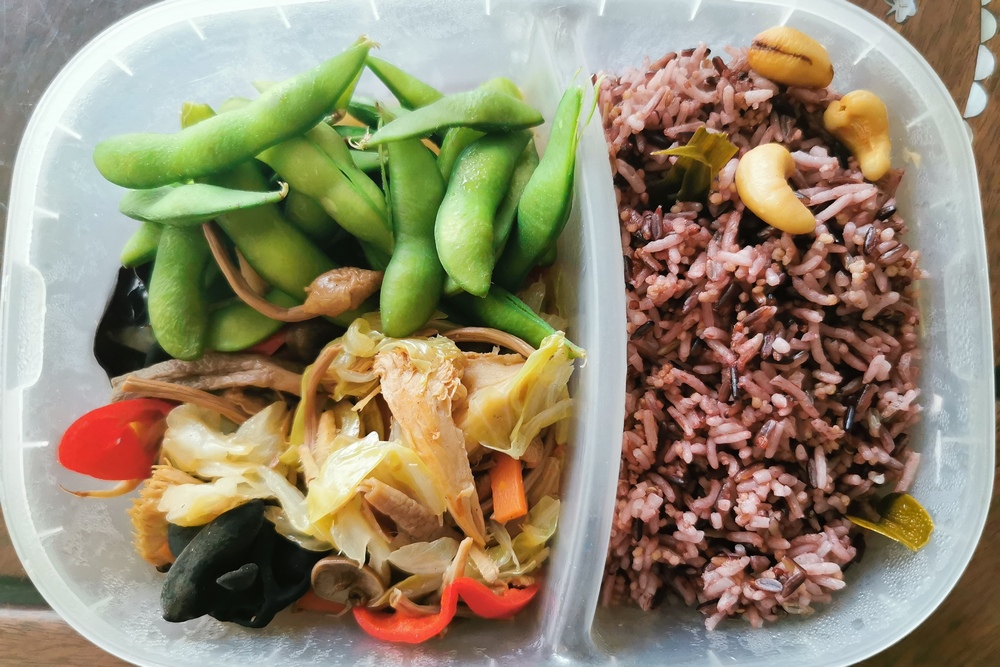 The vegetarian lunch delivered to Ms Tang was prepared personally by Ms Lim. (Photo by Lai Shiew Mei)